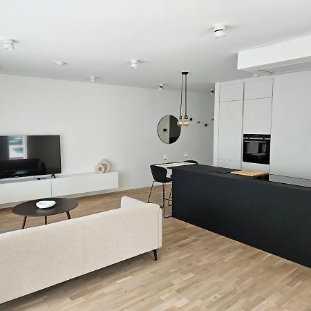 New Spacious Two Bedroom Center With Parking, Near Public Transport Luxemburg Kültér fotó
