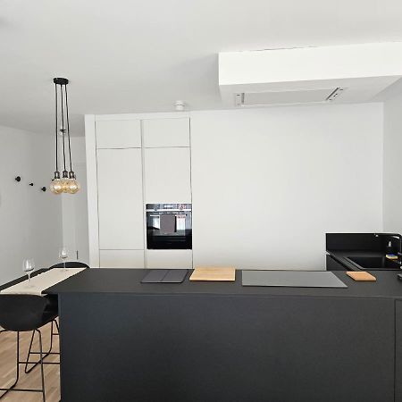 New Spacious Two Bedroom Center With Parking, Near Public Transport Luxemburg Kültér fotó