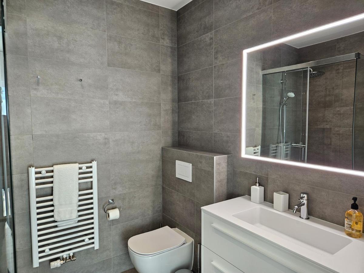 New Spacious Two Bedroom Center With Parking, Near Public Transport Luxemburg Kültér fotó